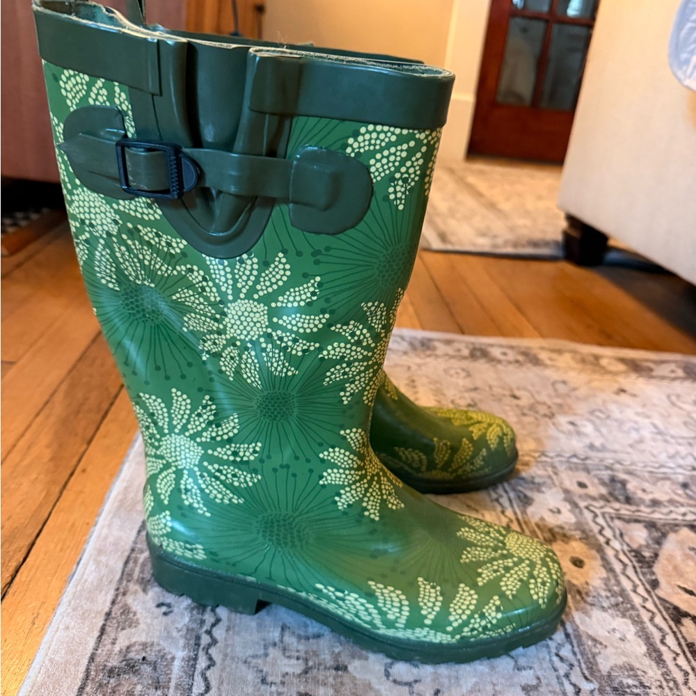 Capelli of New York Green Floral Rain Boots - Picture 2 of 3